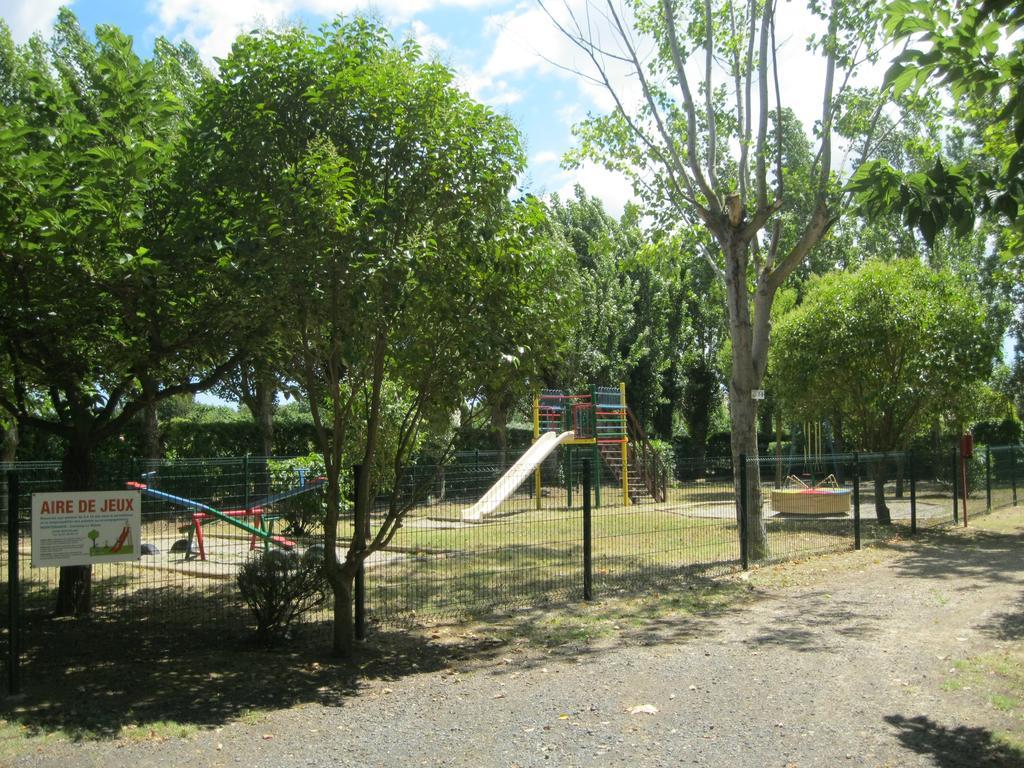 Camping Le Rebau Montblanc Екстер'єр фото